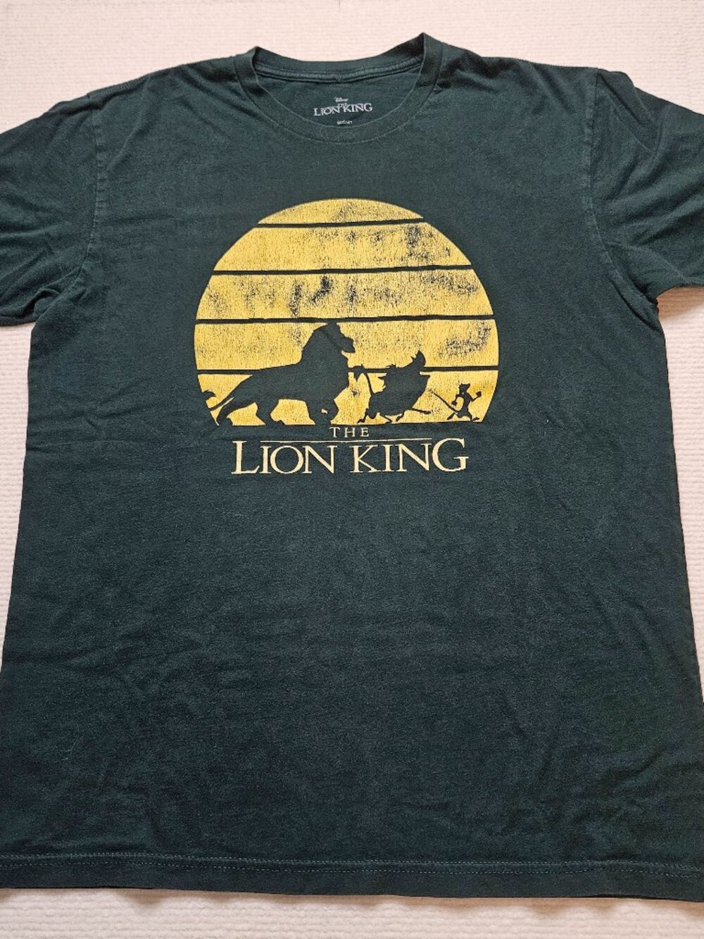 Disney The Lion King Official green/yellow short sleeve tee - size Medium